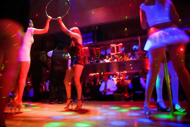 λεπτές escorts Αθήνα - νυχτερινή διασκέδαση με slim συνοδούς